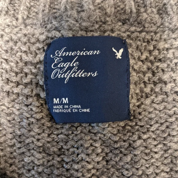 AE Women's Sweater Shirt - Picture 5 of 5